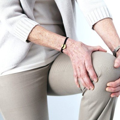 Болки в коленете – характеристика, причини и симптоми